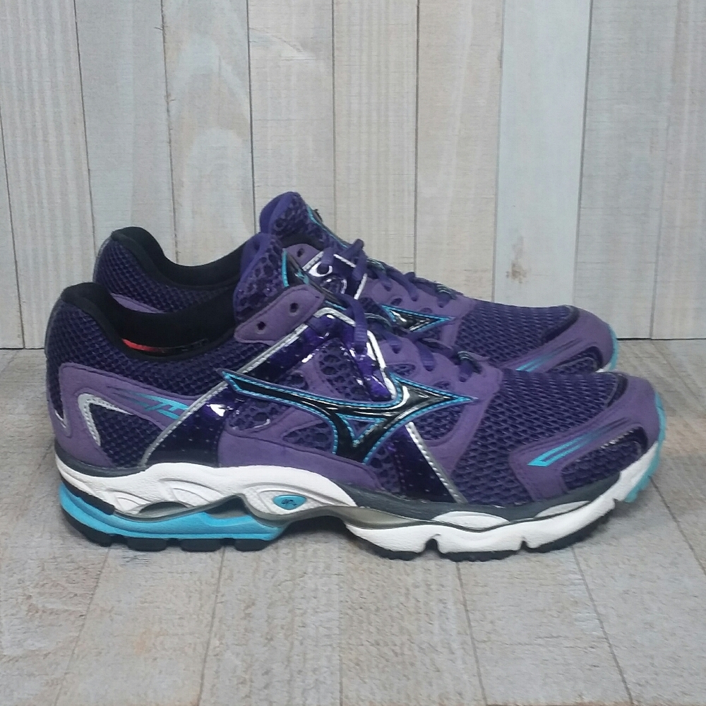 Mizuno Wave Enigma Running Sneakers